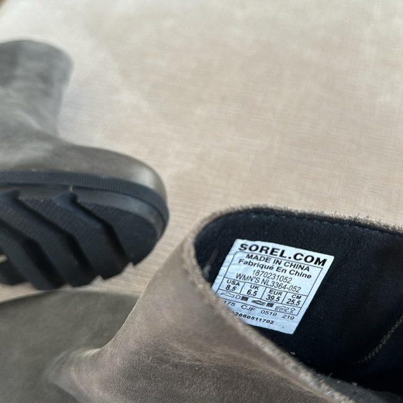 Never worn Sorel - Picture 6 of 6